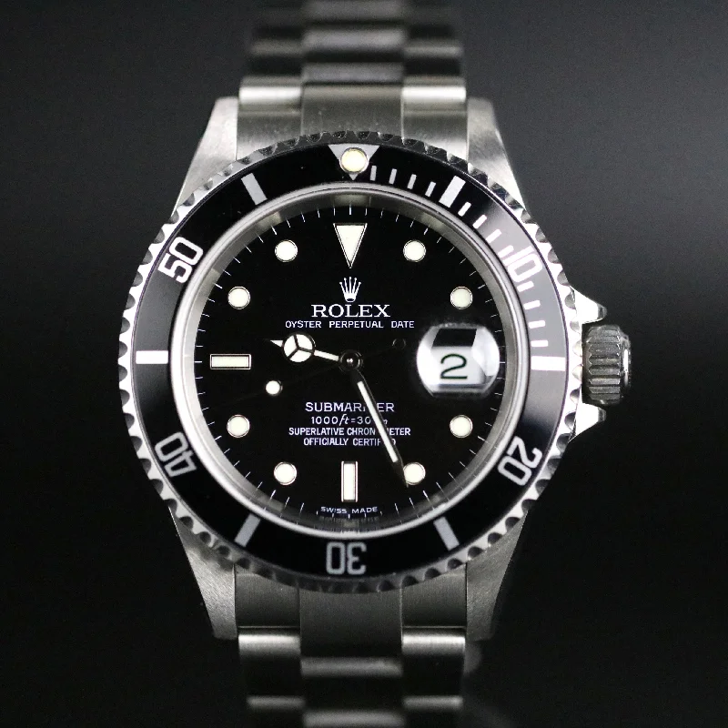 2004 Rolex 16610 Submariner No Holes Case